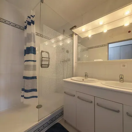 Apartamento T3 Avec Parking, Vue & Montagne - Fr-1-794-180 *